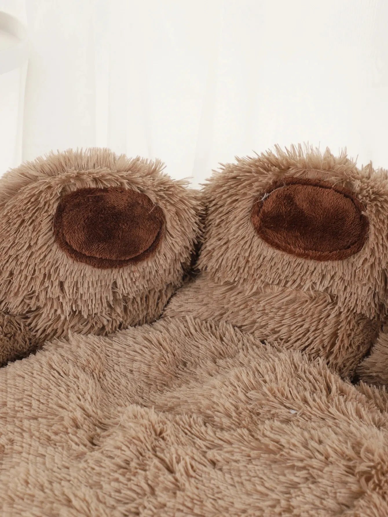 Dog Bed Winter Cat Pet Sofa Cute Bear Paw Shape Comfortable Pet Sleeping Beds For Small Medium Large Soft Fluffy Cushion Dog Bed