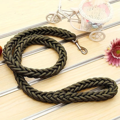 Comfort-Strong 5-Foot Braided Dog Leash: Ideal for Effective Training & Enjoyable Walks. Durability Meets Comfort