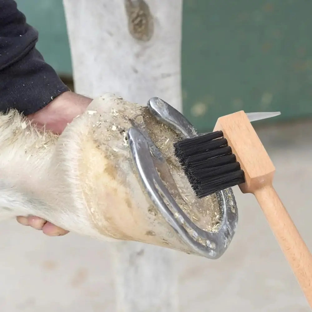 Wooden Handle Horses Hoof Pick Grooming Brush Farming Tools Hoof Cleaning Brush Trimming Stainless Steel Horses Grooming Pick